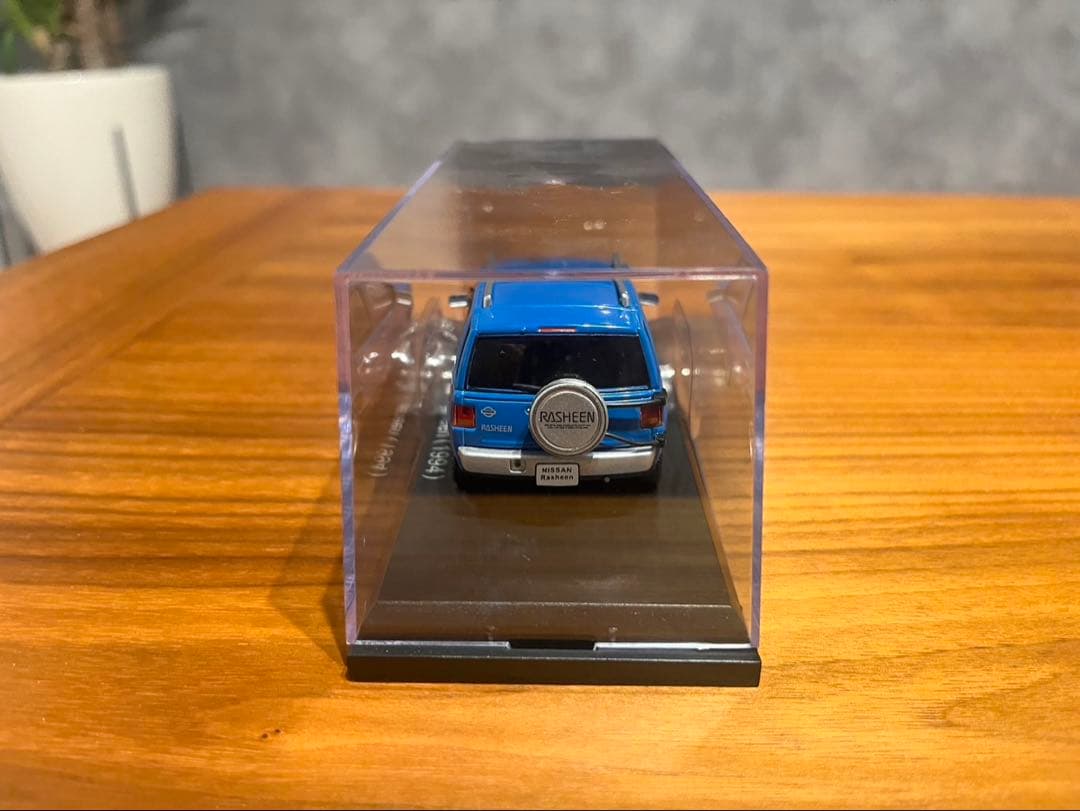 国産名車　Nissan Rasheen (1994) ミニカー　ラシーン